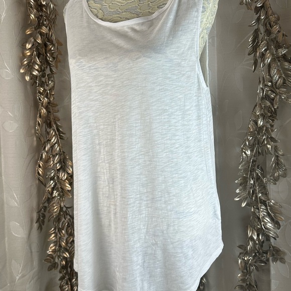 Torrid White Flowy Sleeveless Tank Top - Size 0  Large Basic Casual Layering Top - Picture 6 of 11